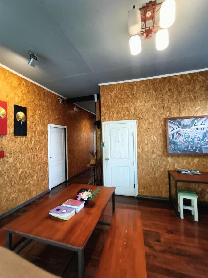 Aenguy Hostel Sukhothai Exterior photo